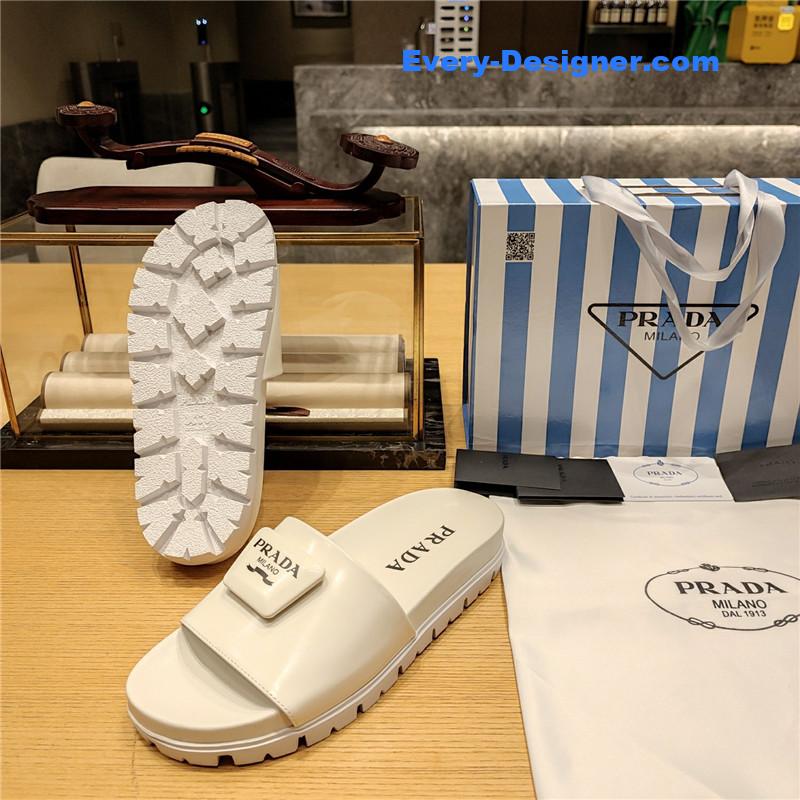Pra*a “trapezoid logo logo creative” bag buckle slippers