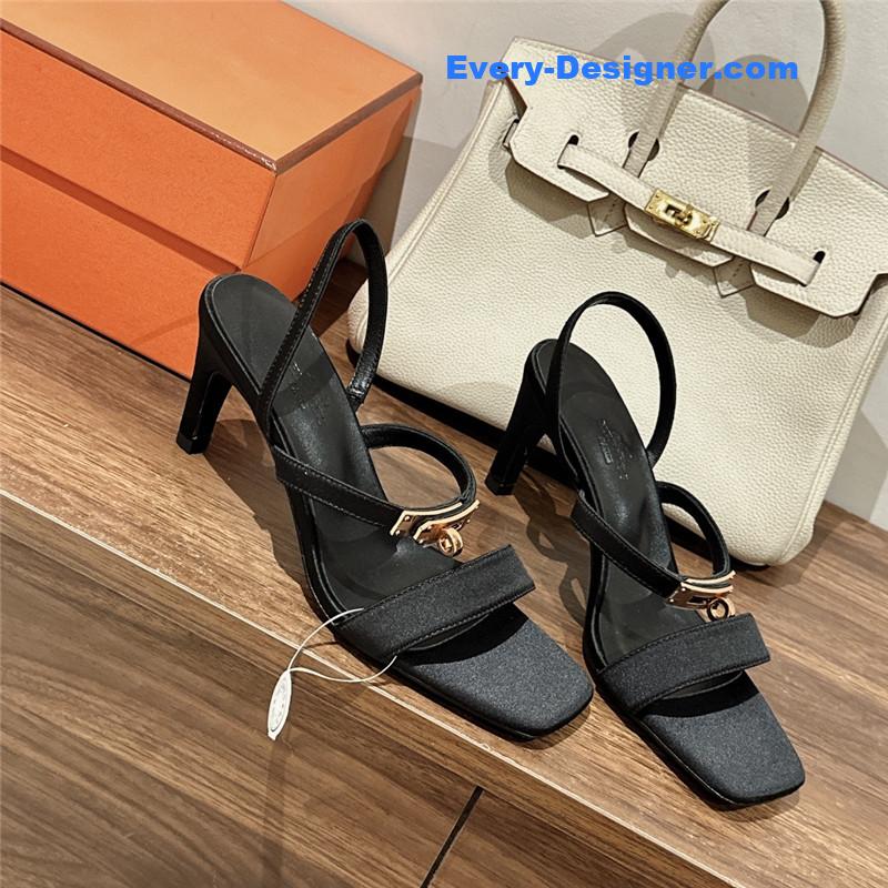 H**me5 glamor sandals