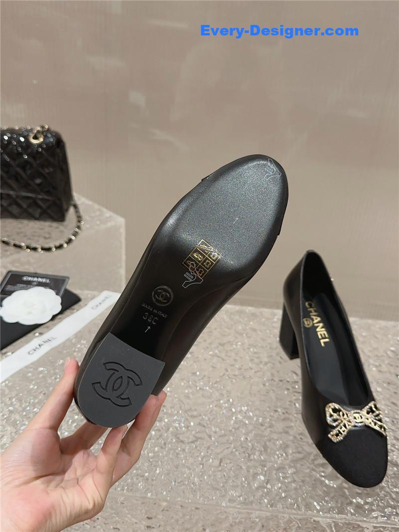CC round toe gold chain shoes