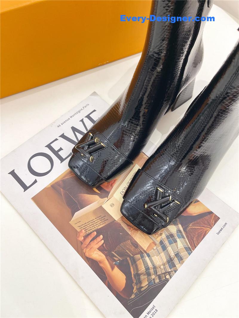 l0vis Vvtt0n lv new v-shaped chunky heel ankle boots