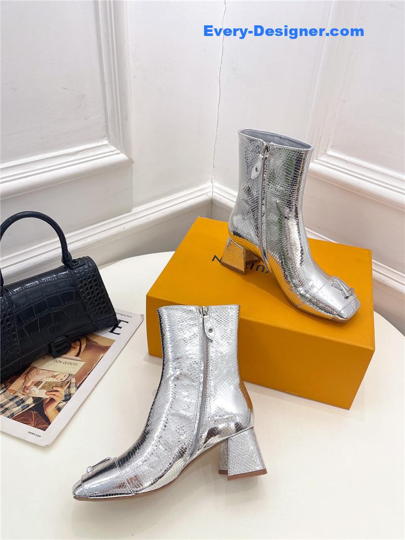 l0vis Vvtt0n lv new v-shaped chunky heel ankle boots