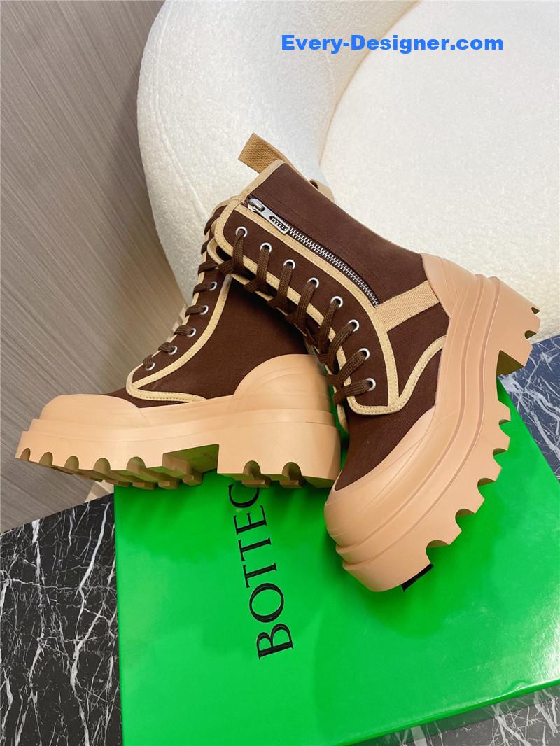 b0tt*ga Ven*ta couple’s biker boots