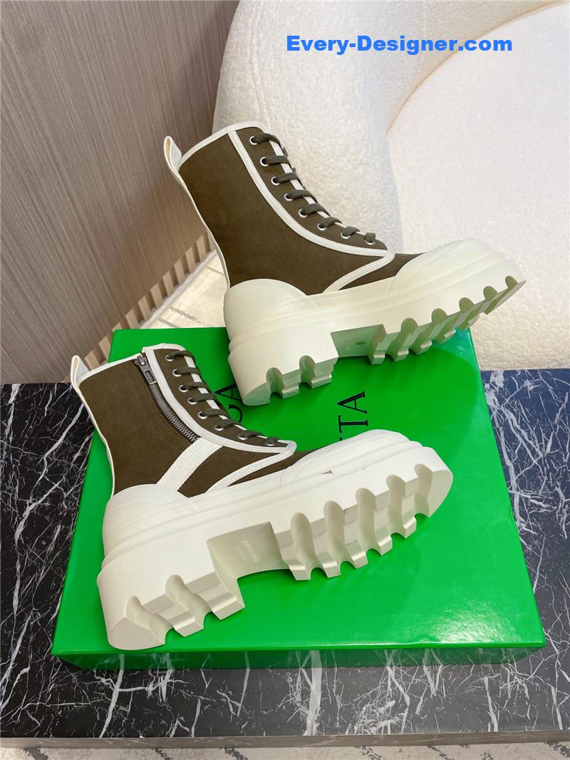 b0tt*ga Ven*ta couple’s biker boots