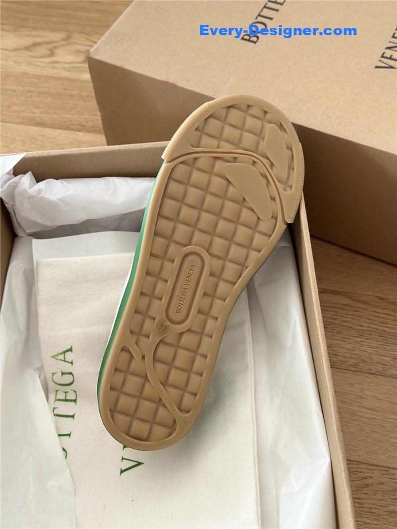 b0tt*ga Ven*ta couple sneakers