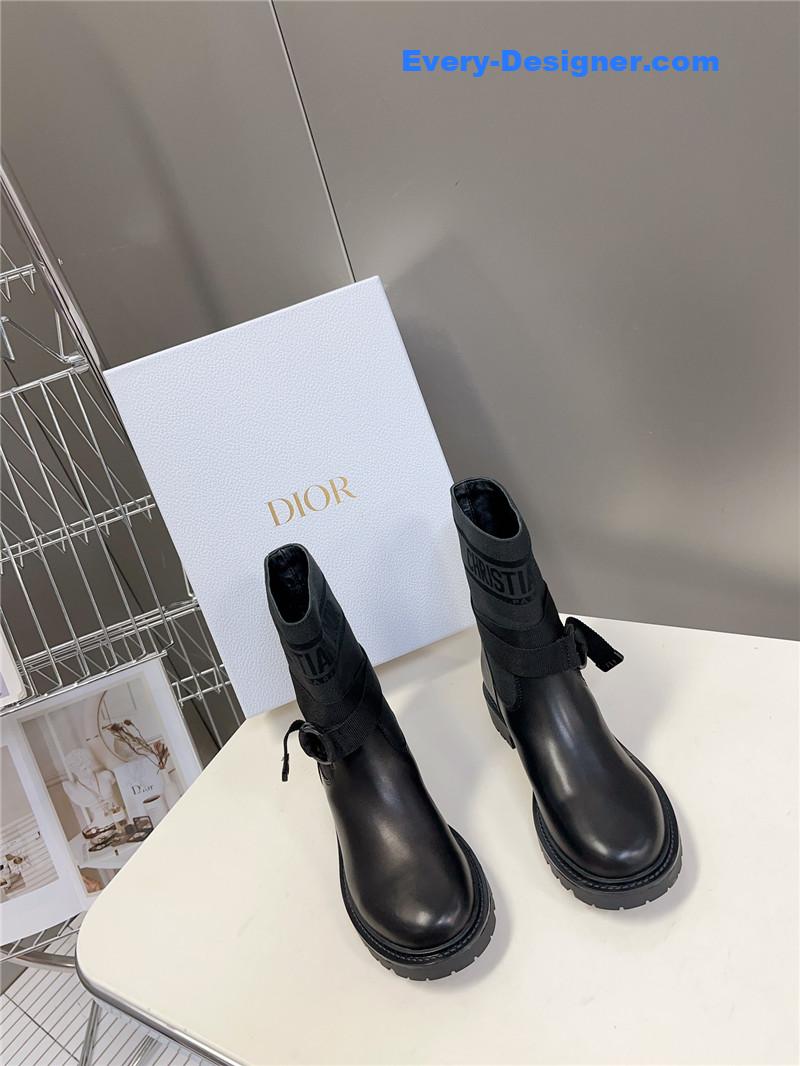 D10r d-major black ankle boots
