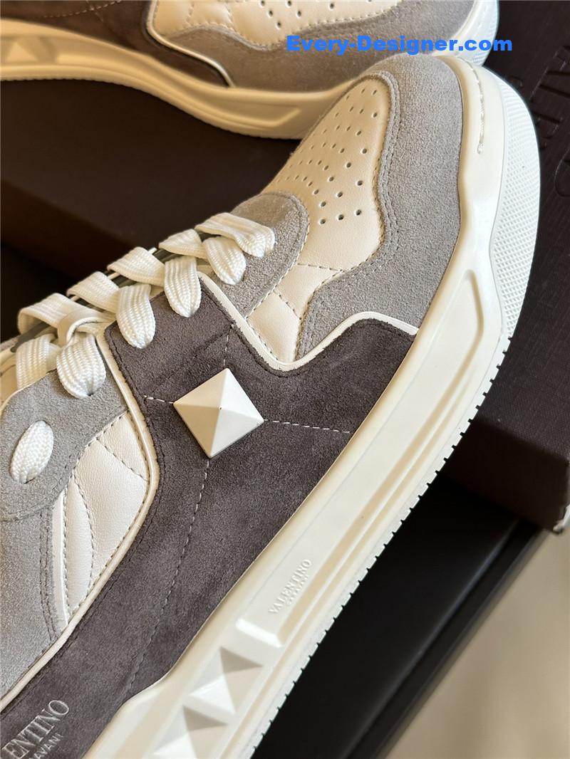 Va1e*ntin0 couple sneakers