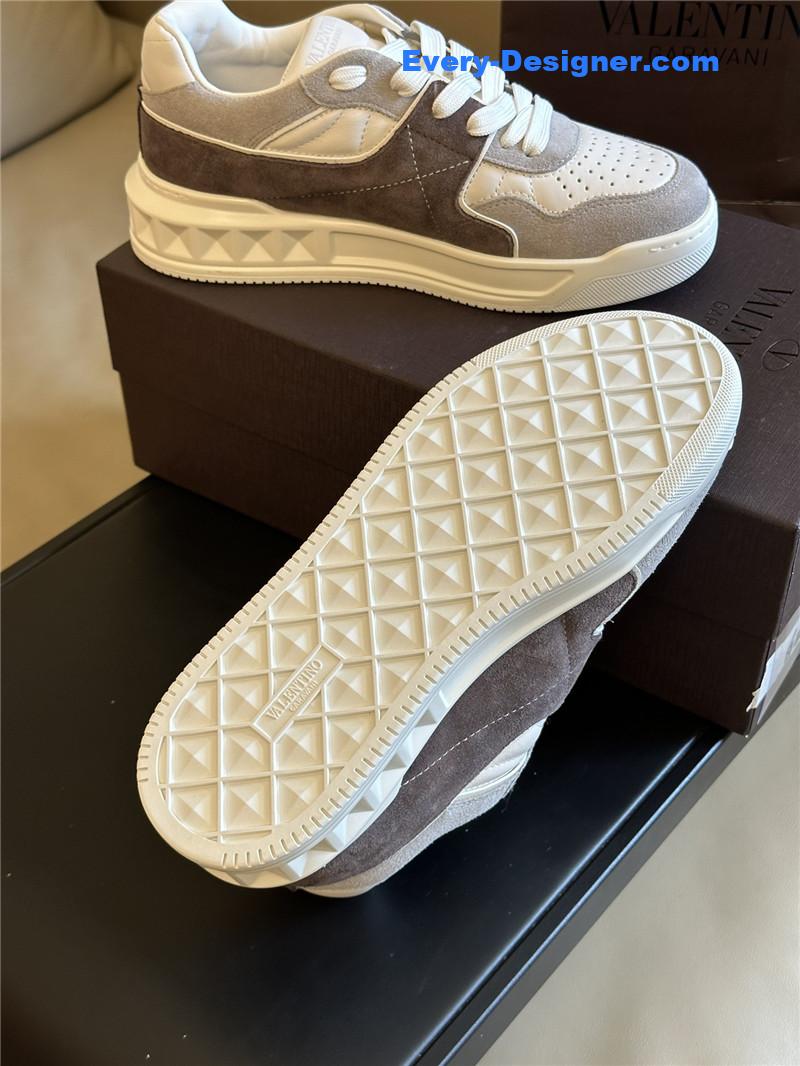 Va1e*ntin0 couple sneakers