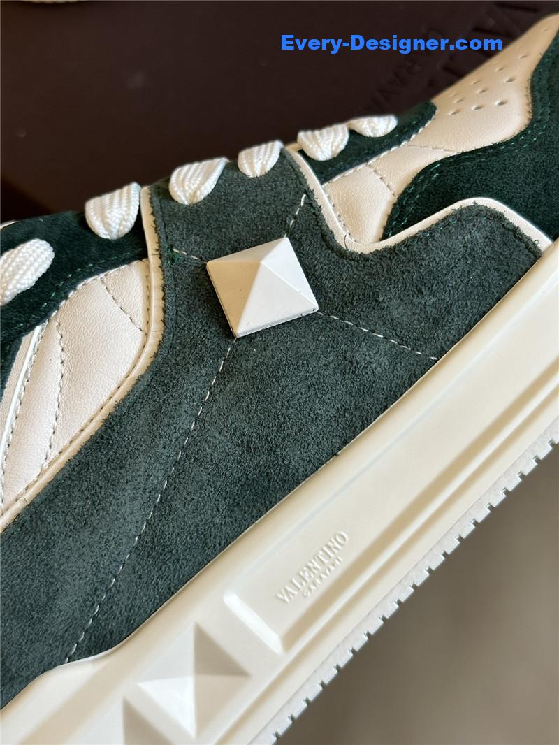 Va1e*ntin0 couple sneakers