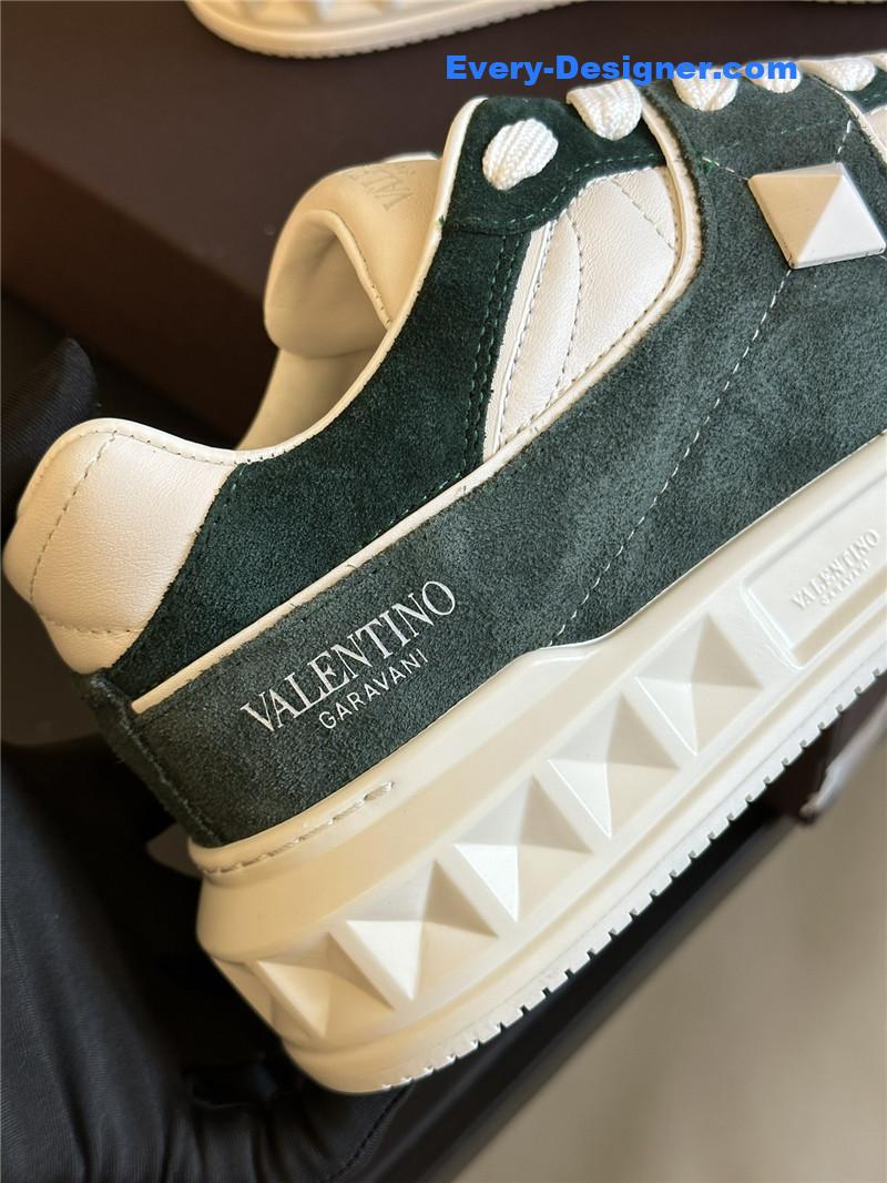 Va1e*ntin0 couple sneakers