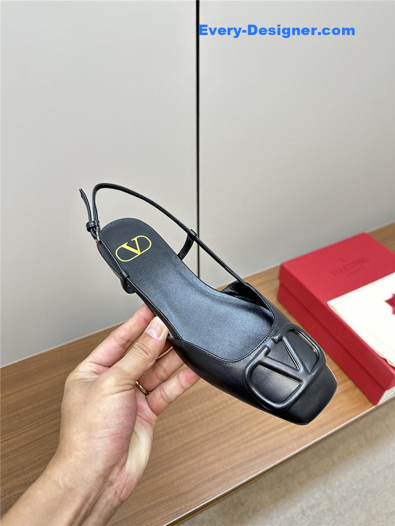 Va1e*ntin0 new big v buckle sandals shoes