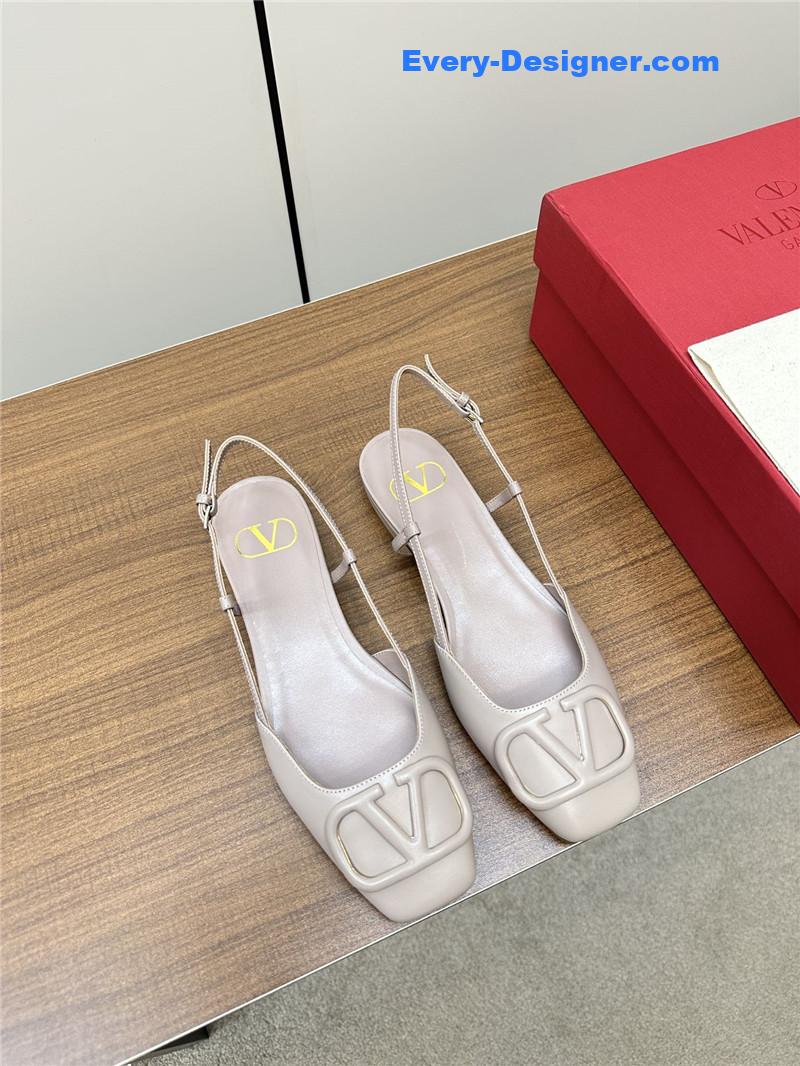 Va1e*ntin0 new big v buckle sandals shoes