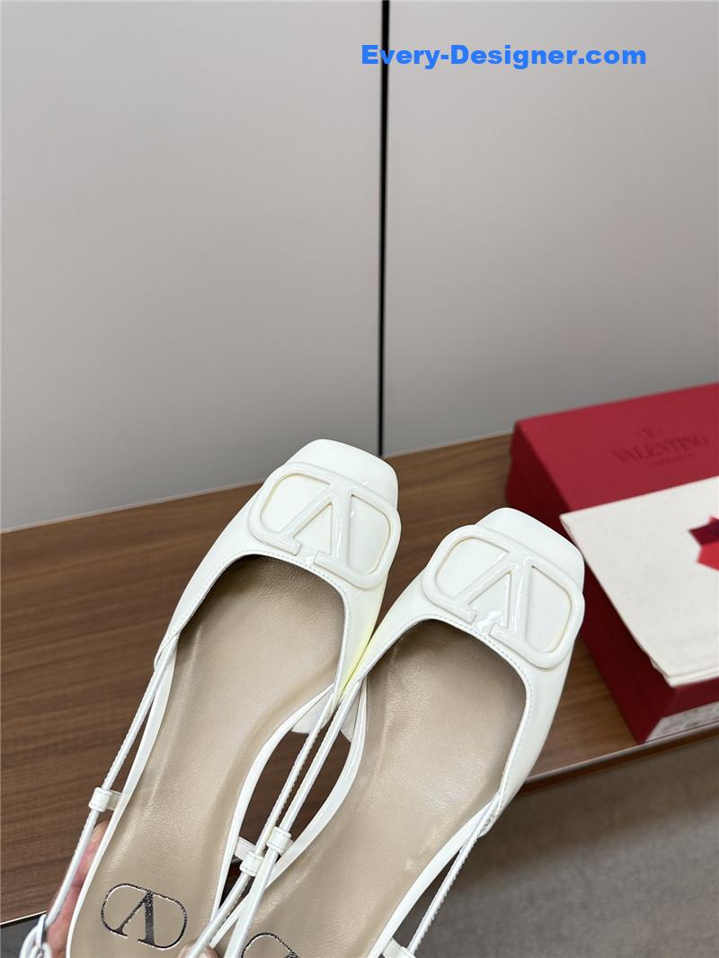 Va1e*ntin0 new big v buckle sandals shoes
