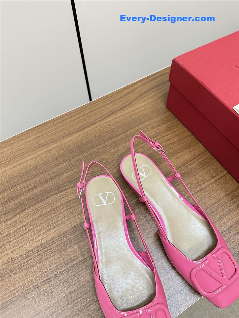 Va1e*ntin0 new big v buckle sandals shoes