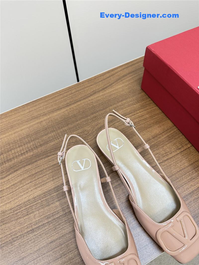 Va1e*ntin0 new big v buckle sandals shoes