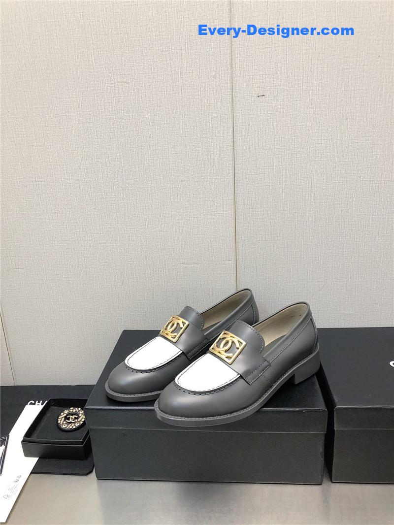 CC chunky heel round toe shoes