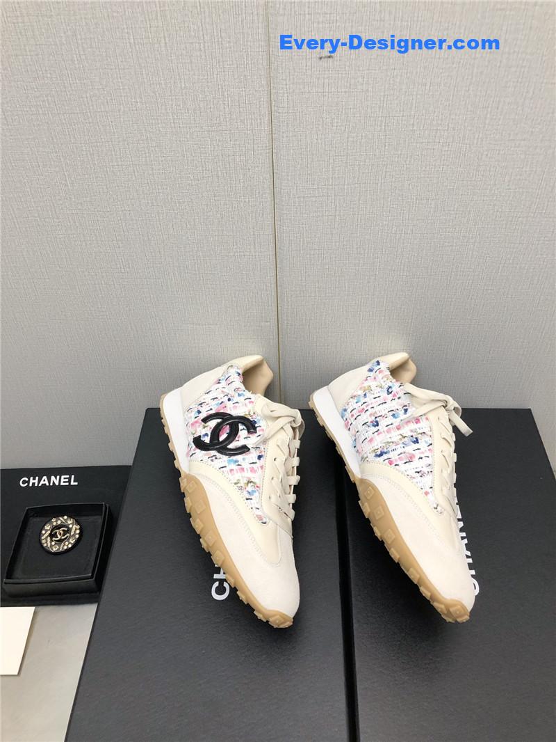 CC printed white shoes