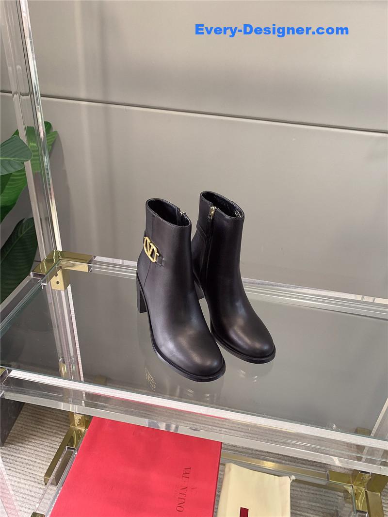 Va1e*ntin0 new v buckle high-heeled ankle boots