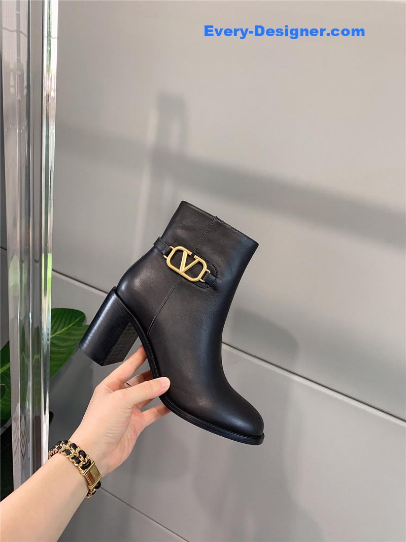 Va1e*ntin0 new v buckle high-heeled ankle boots