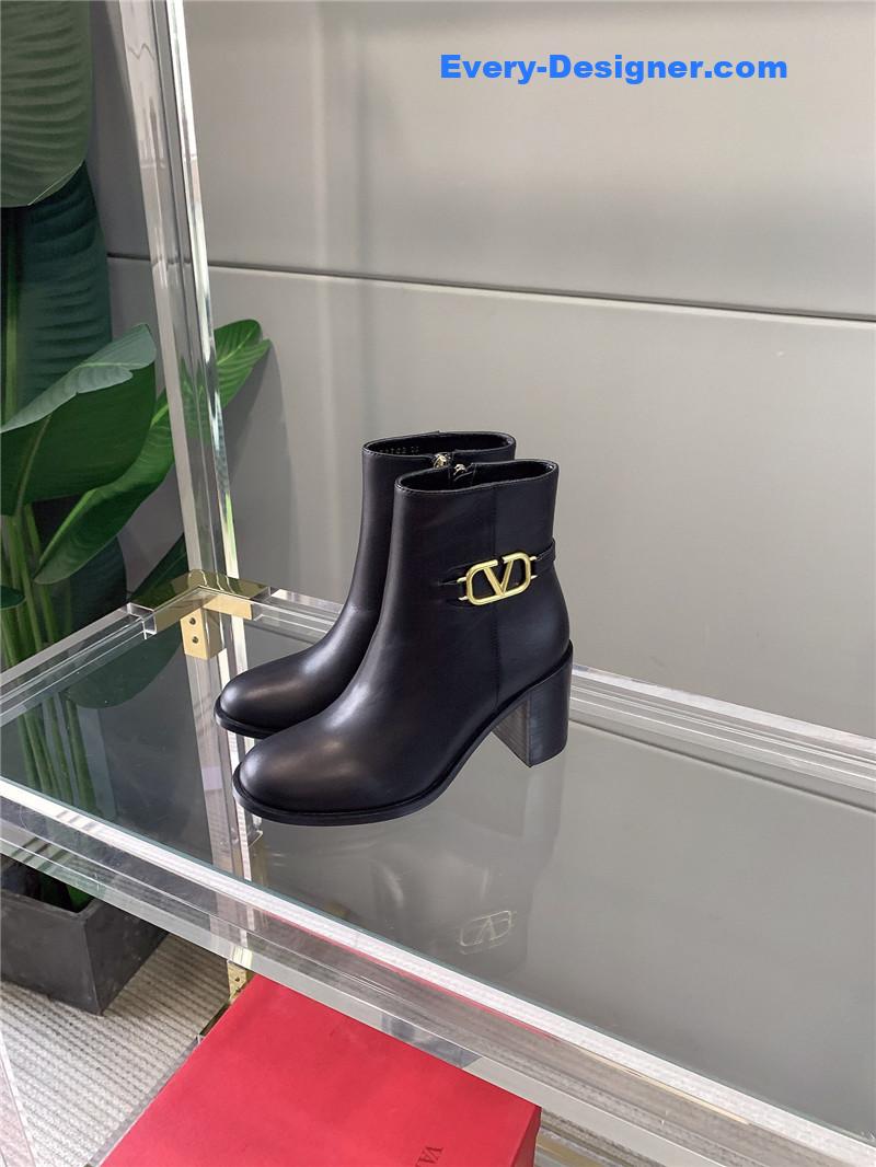 Va1e*ntin0 new v buckle high-heeled ankle boots