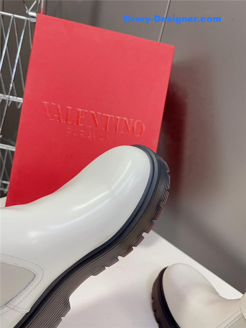 Va1e*ntin0 fall and winter catwalk boots