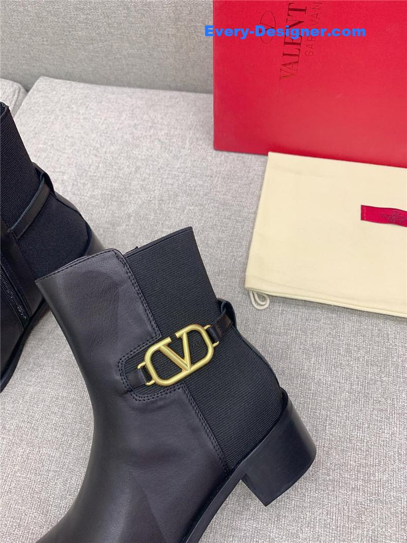 Va1e*ntin0 new v buckle high heel boots