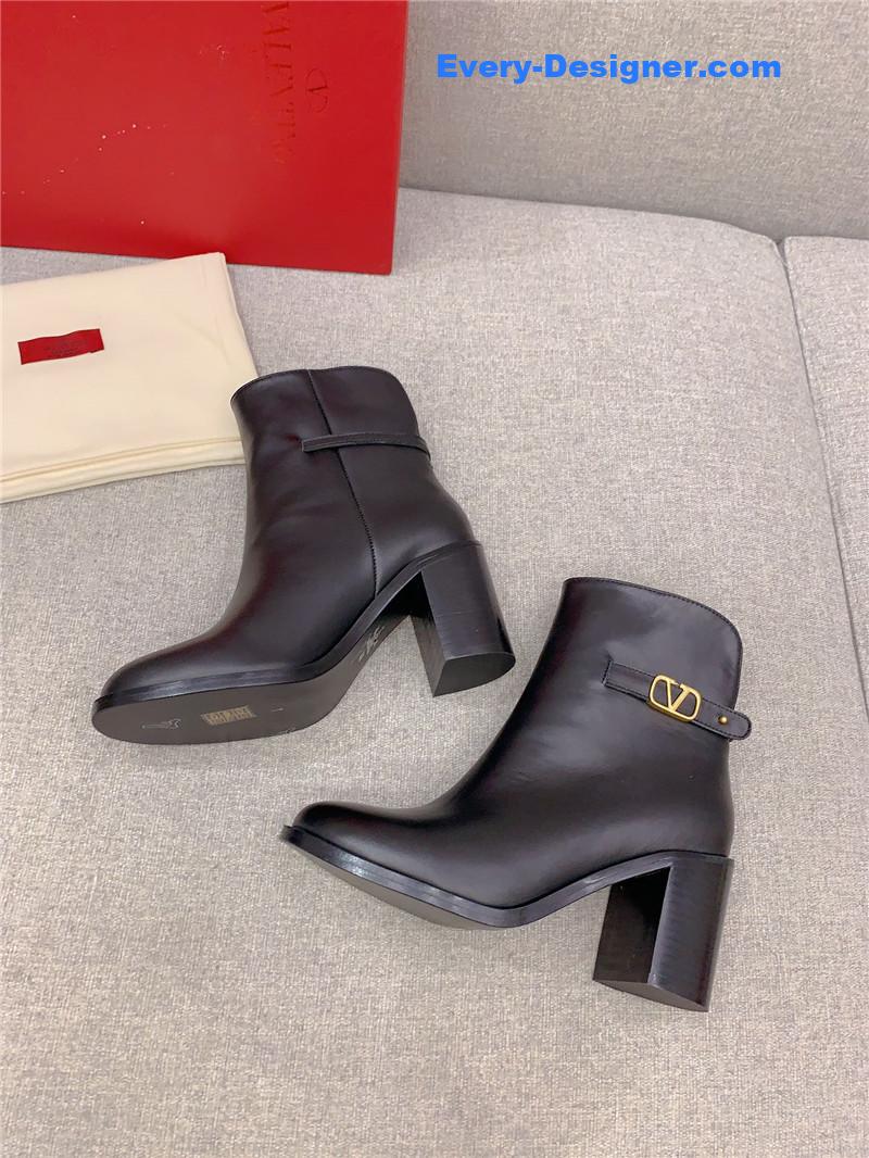 Va1e*ntin0 new v buckle high heel boots