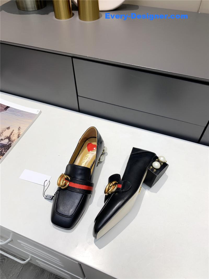 Gvc*1 pearl heel shoes