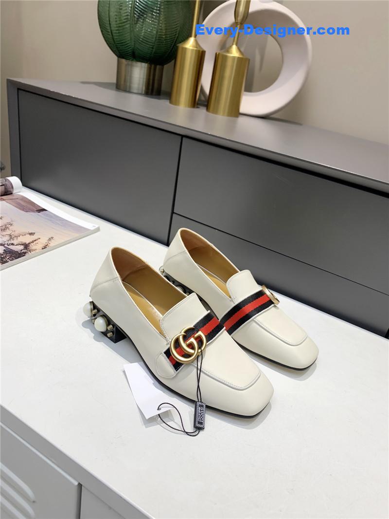 Gvc*1 pearl heel shoes