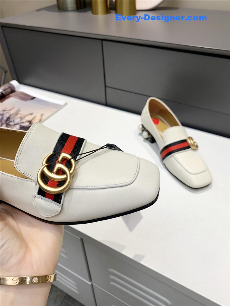 Gvc*1 pearl heel shoes