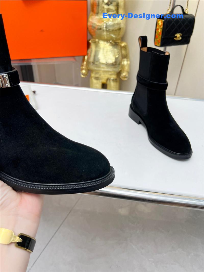 H**me5 new classic boots