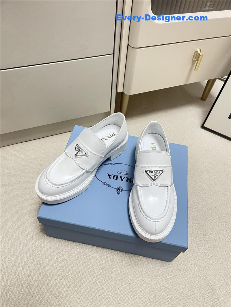 Pra*a classic triangle loafers