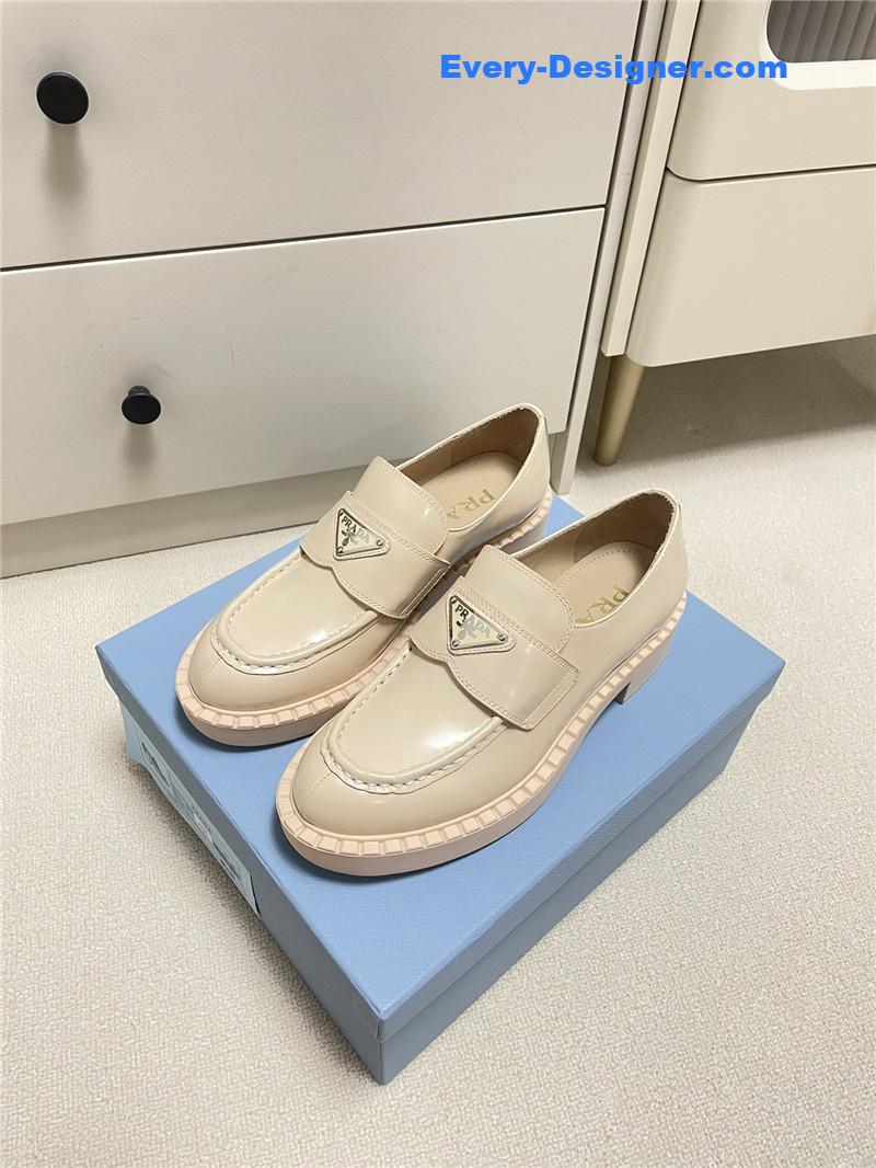 Pra*a classic triangle loafers