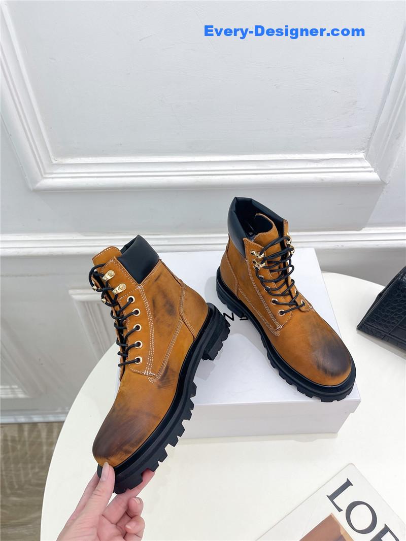 Givenchy’s new autumn and winter couple’s large yellow boots
