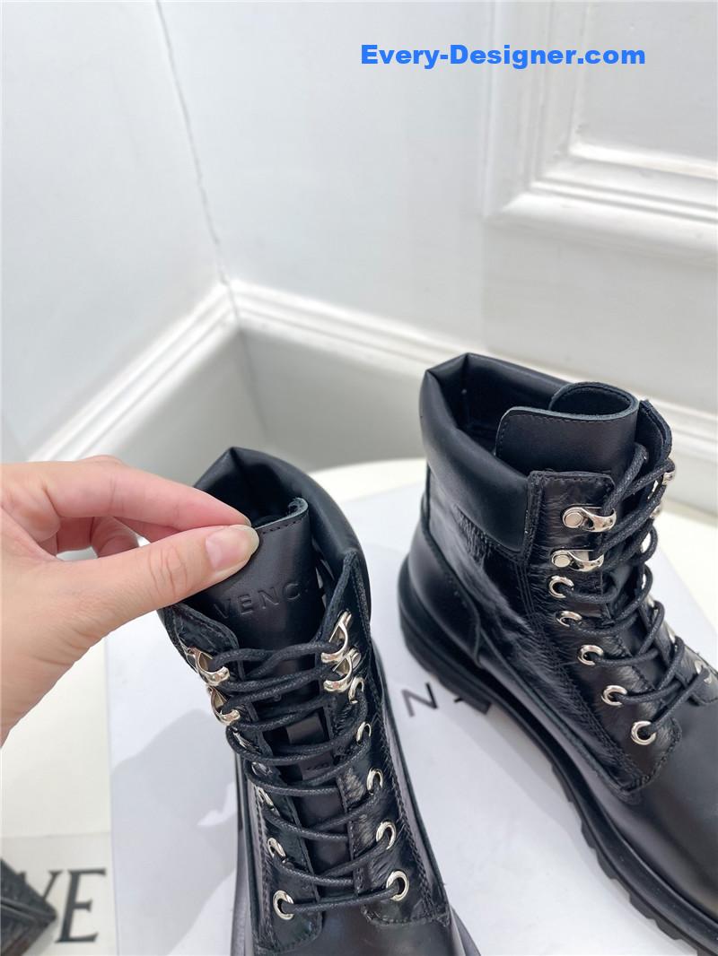Givenchy’s new autumn and winter couple’s large yellow boots