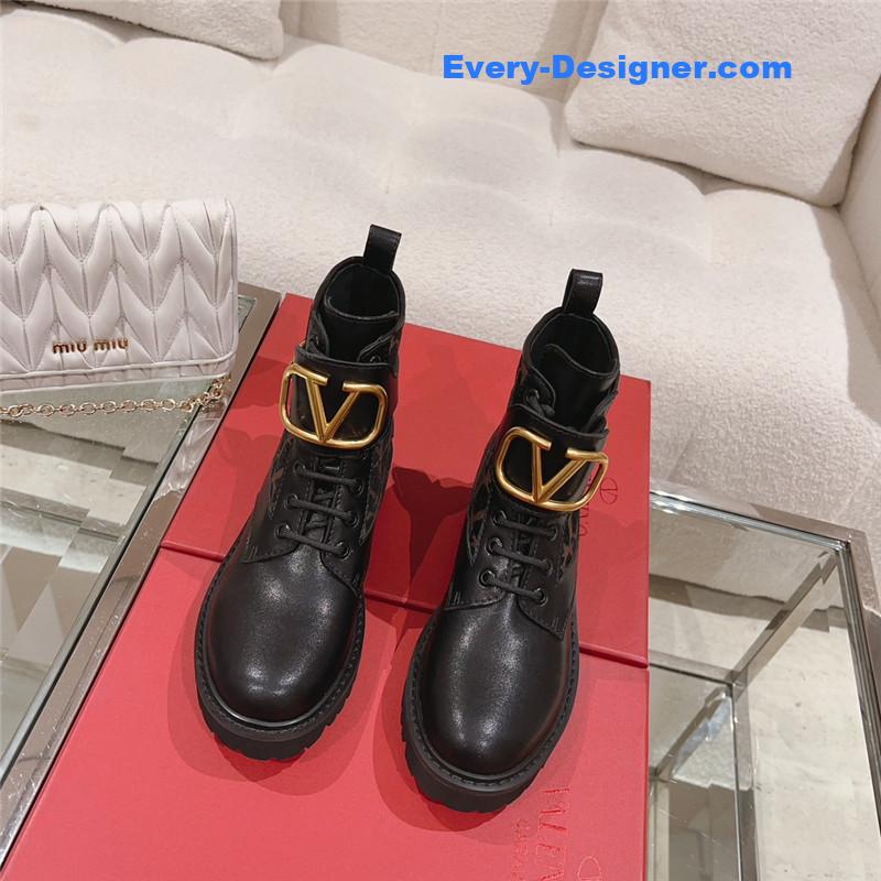 Va1e*ntin0 v-buckle martin boots