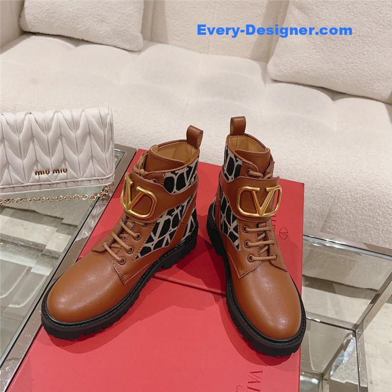 Va1e*ntin0 v-buckle martin boots