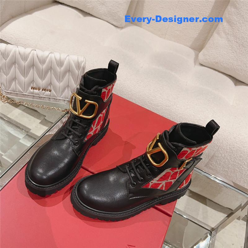 Va1e*ntin0 v-buckle martin boots