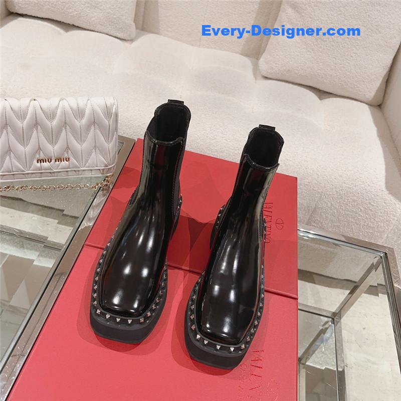 Va1e*ntin0 rivet short nude boots