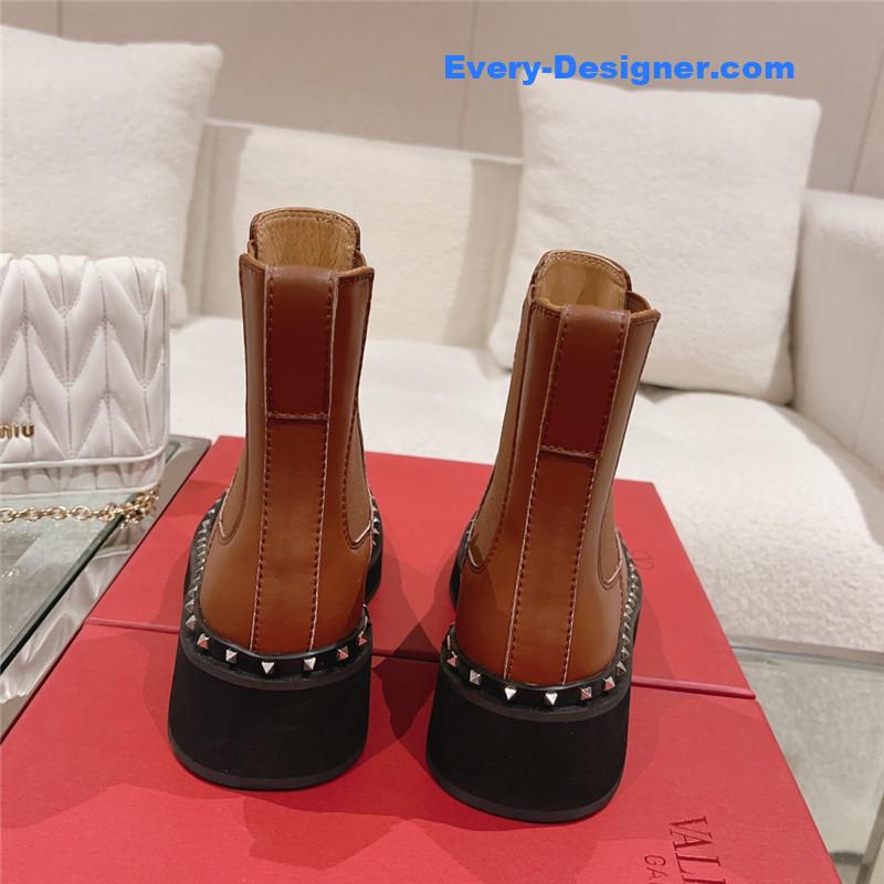 Va1e*ntin0 rivet short nude boots
