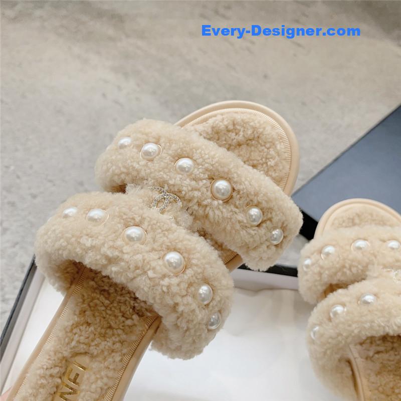 CC new wool slippers