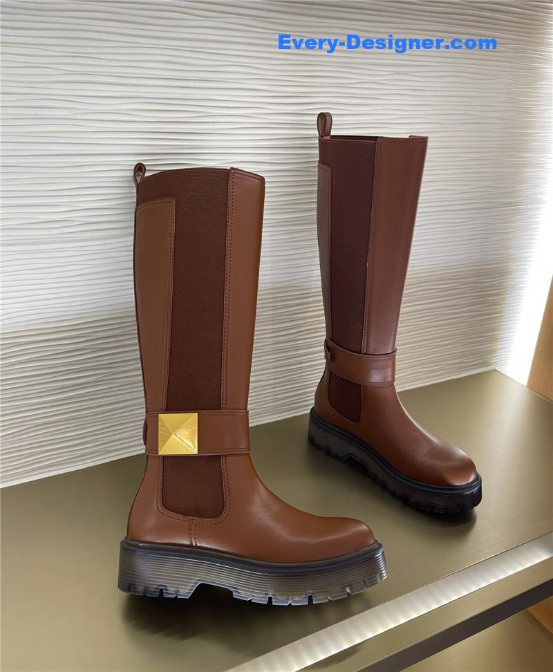 Va1e*ntin0 hardware v-buckle boots
