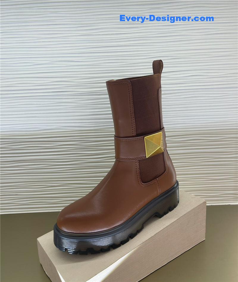 Va1e*ntin0 hardware v-buckle boots