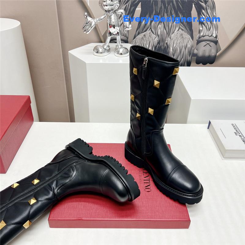 Va1e*ntin0 round toe golden rivet boots