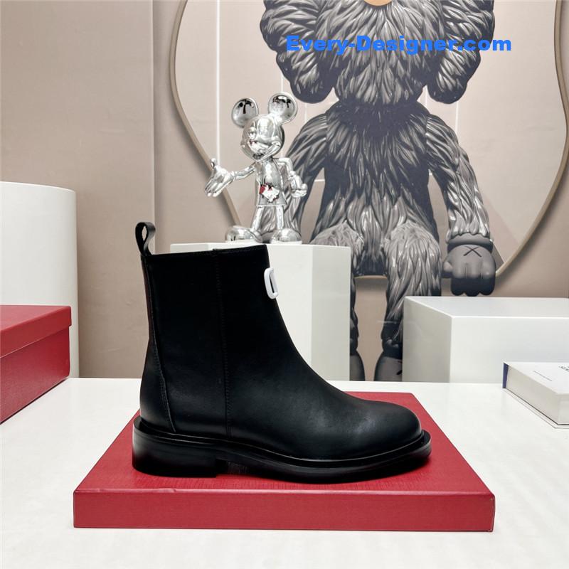 Va1e*ntin0 round toe hollow buckle boots