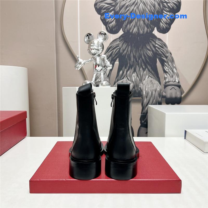 Va1e*ntin0 round toe hollow buckle boots