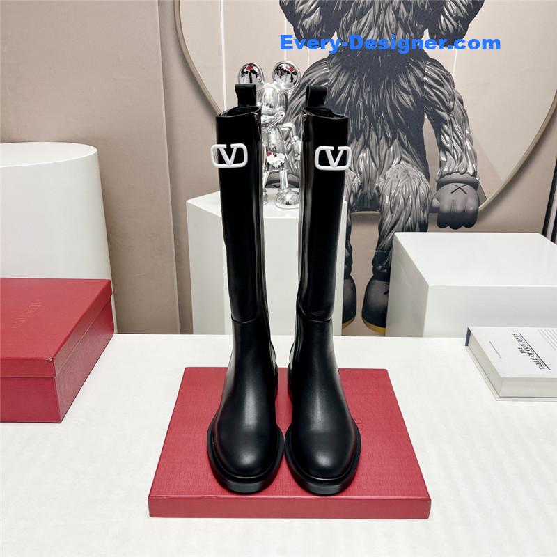 Va1e*ntin0 round toe hollow buckle boots