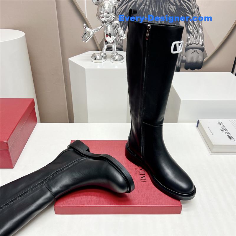 Va1e*ntin0 round toe hollow buckle boots