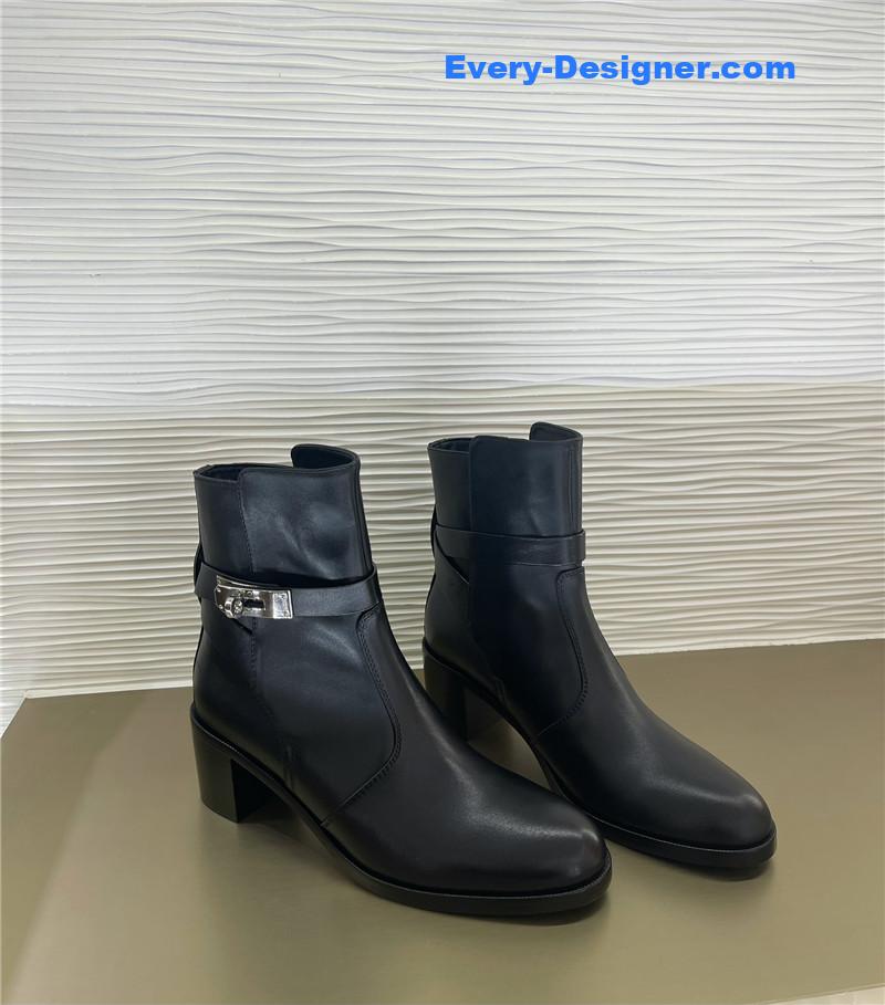 H**me5 new classic kelly buckle short boots