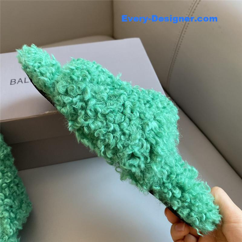 Ba1en*iaga autumn and winter new embroidered fur slippers