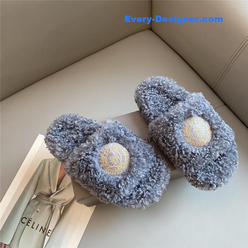 Ba1en*iaga autumn and winter new embroidered fur slippers